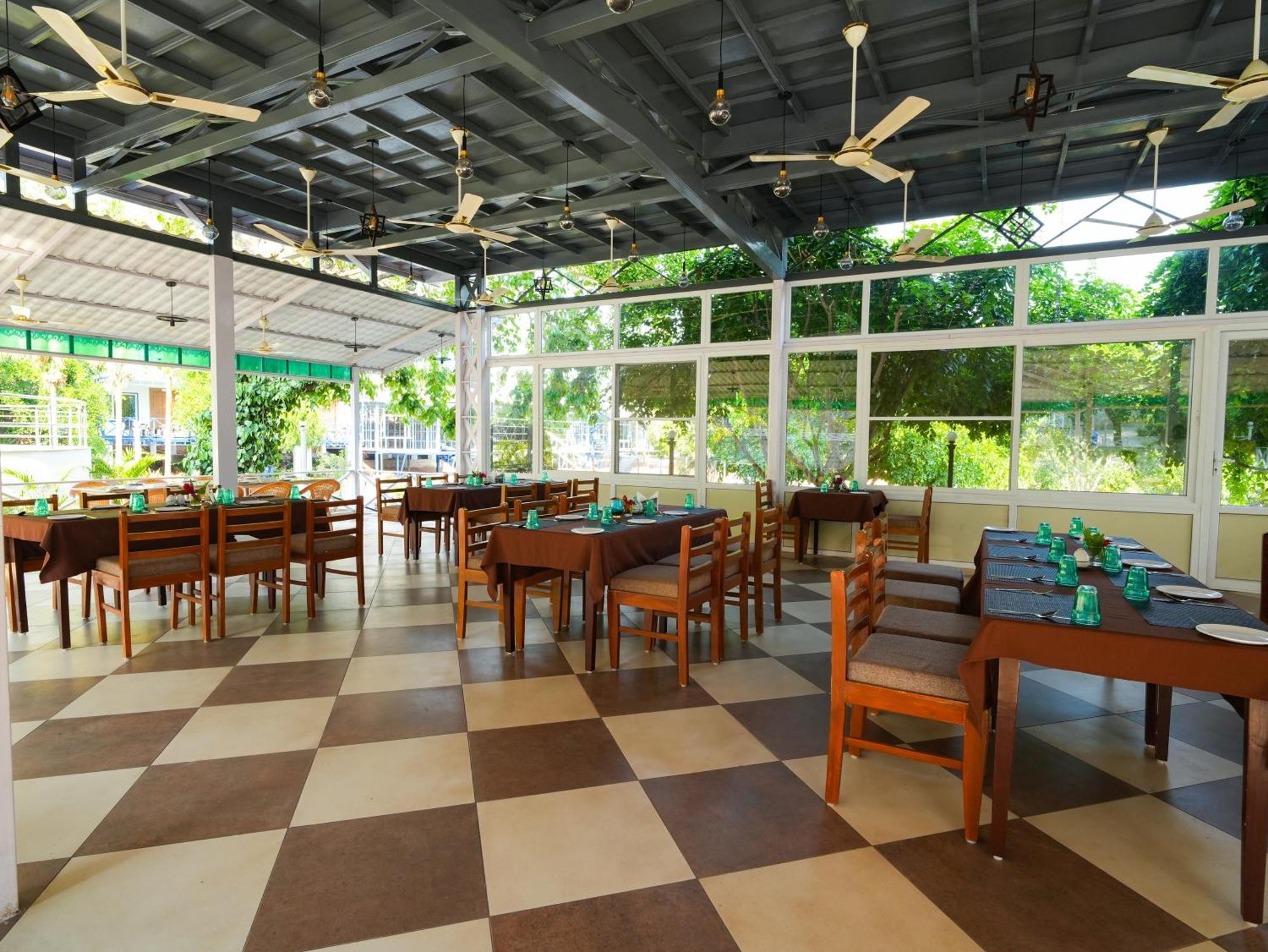 Hotel Mgm Whispering Wind'S Yelagiri Exterior foto
