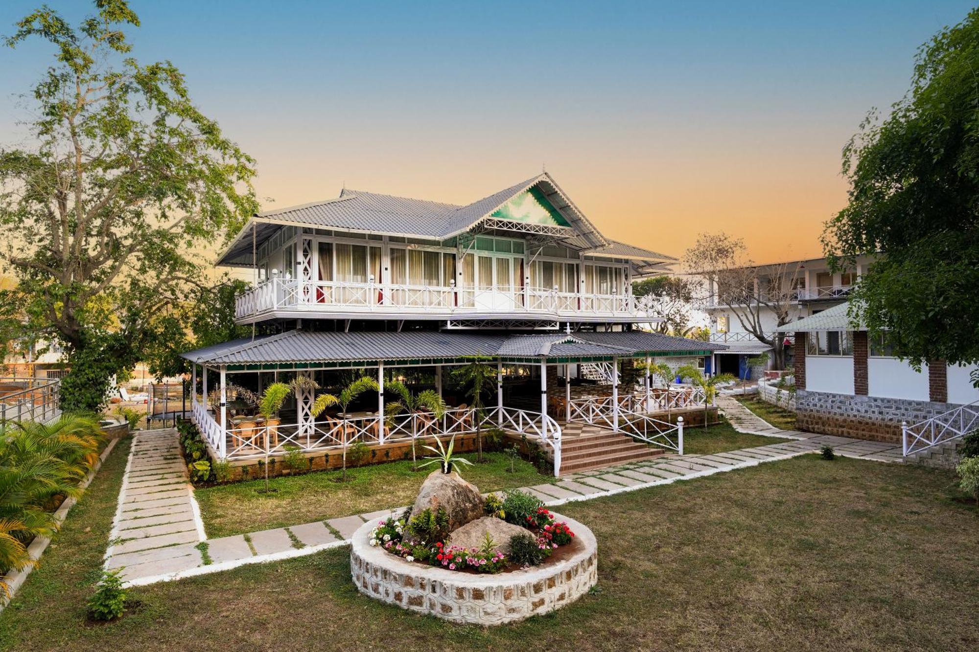 Hotel Mgm Whispering Wind'S Yelagiri Exterior foto